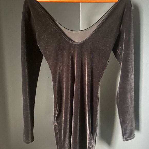 Holiday Velvet & Sequin Cocktail Dresses - Picture 2 of 7